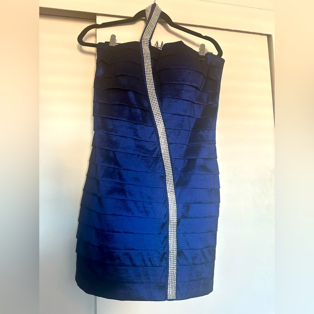 Daisy One Rhinestone Straped Dark Blue Front-Tiered Cocktail Dress Size: XL